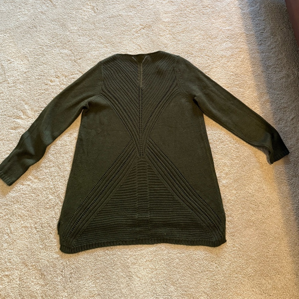 Army green v-neck sweater size XXL